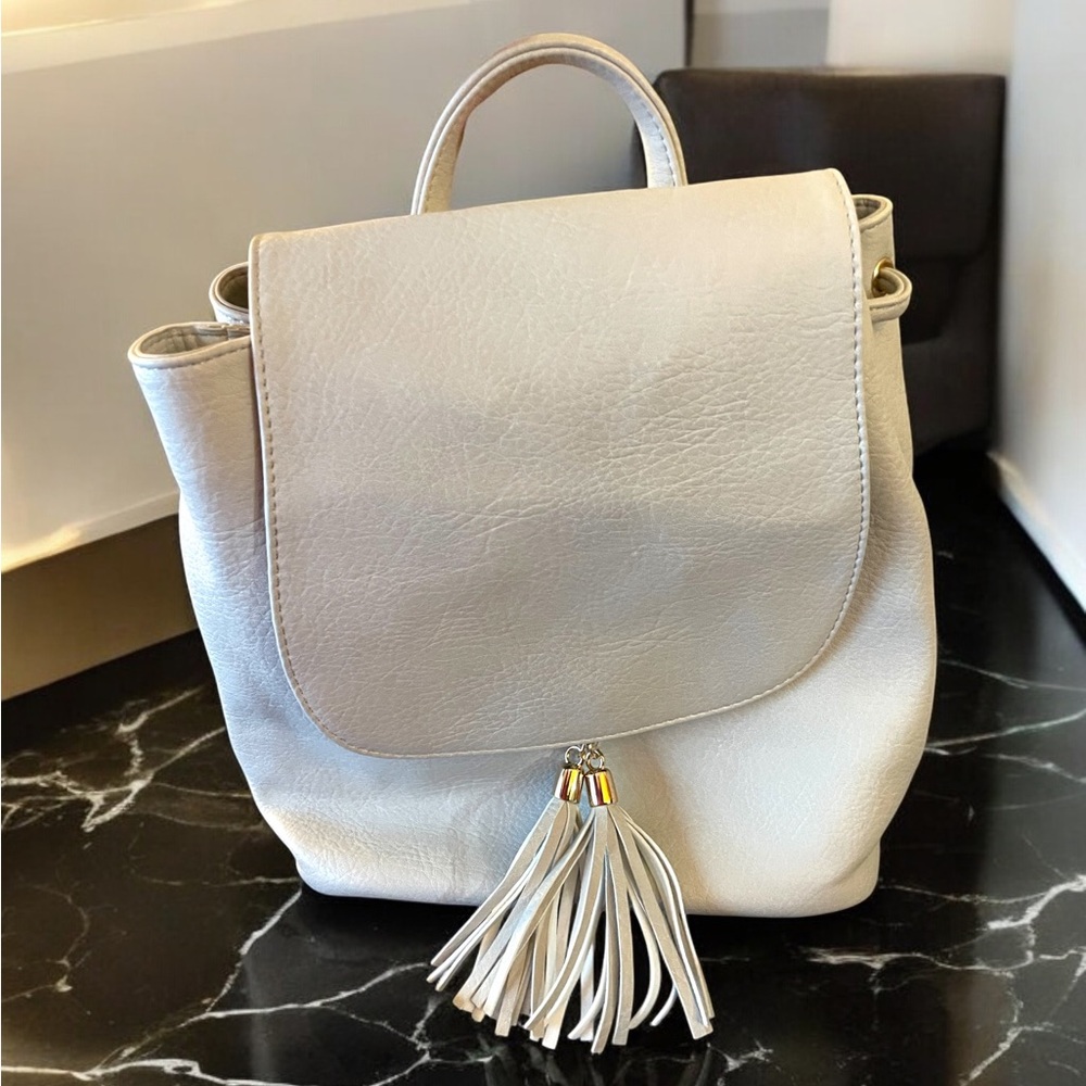 Gray Purse Tassles Cheetah Straps and Magnetic Closure